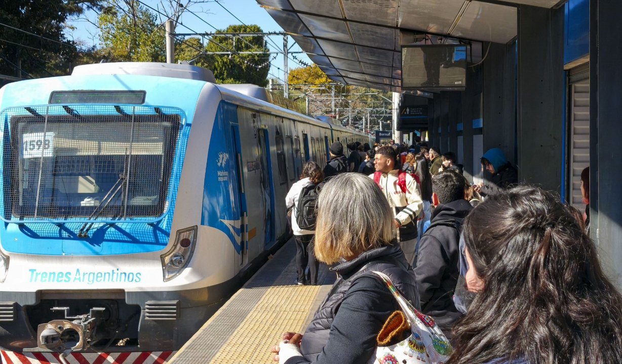 Un hombre murió al ser arrollado por el tren Roca en Barracas