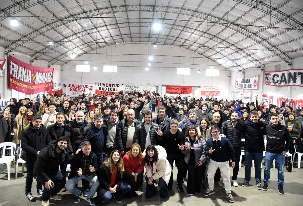 Chiarella con la Juventud Radical: “Más temprano que tarde, vamos a volver a poner al Presidente”