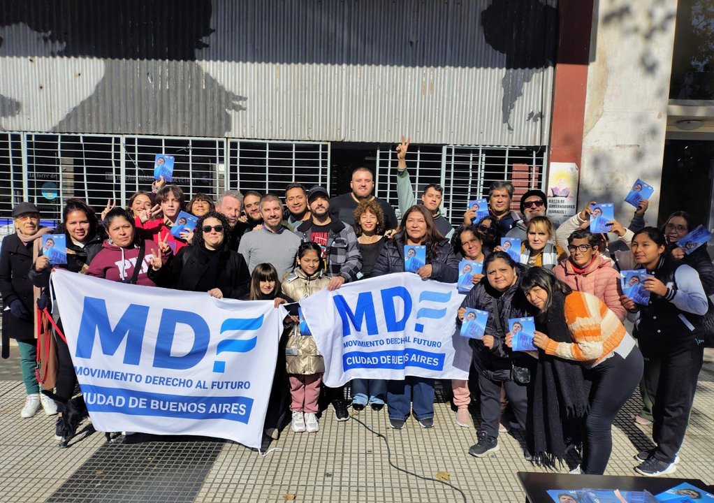 Movimiento Derecho al Futuro realizó una jornada de militancia en las 15 comunas porteñas