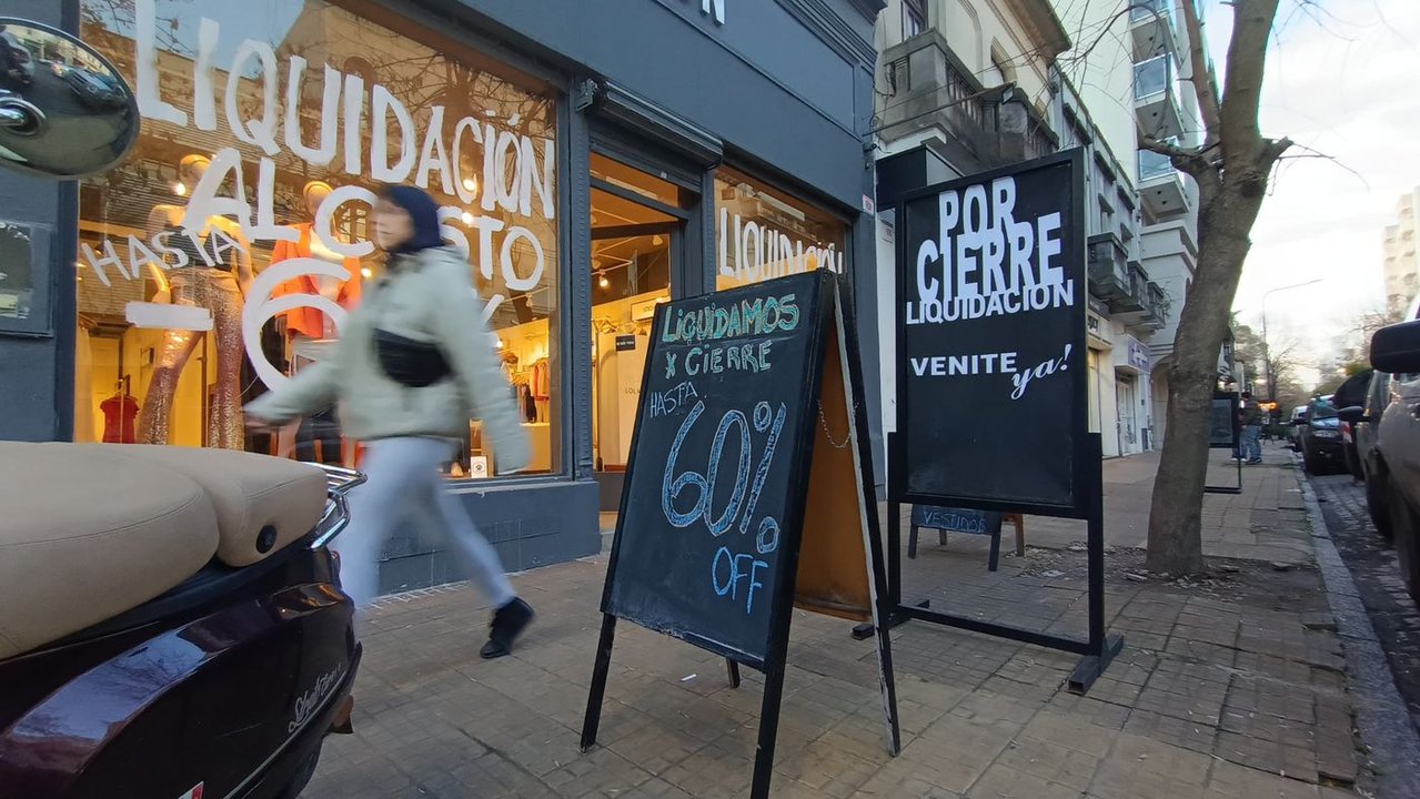 Reconfiguración económica: el fin de la inflación alta expone la fragilidad de miles de negocios