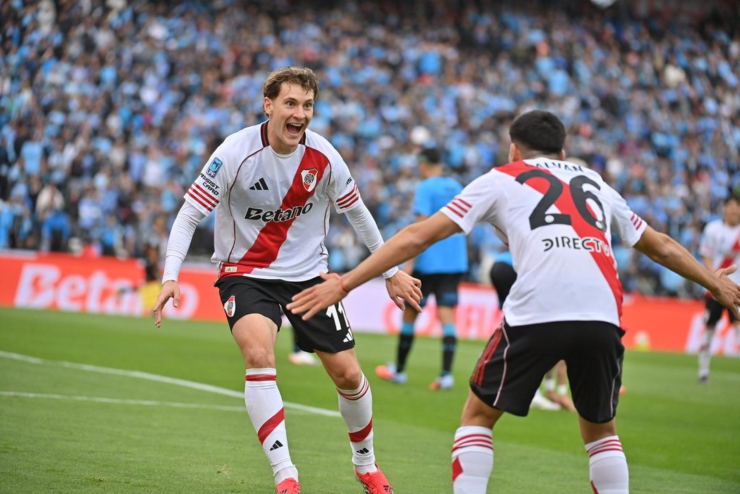 Gran asistencia de Colidio y definición cruzada de Galván para que River se ponga 2-1