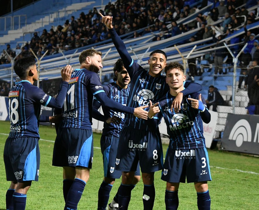 Gimnasia de Jujuy empató con Gimnasia y Tiro y se mantiene puntero de la Primera Nacional