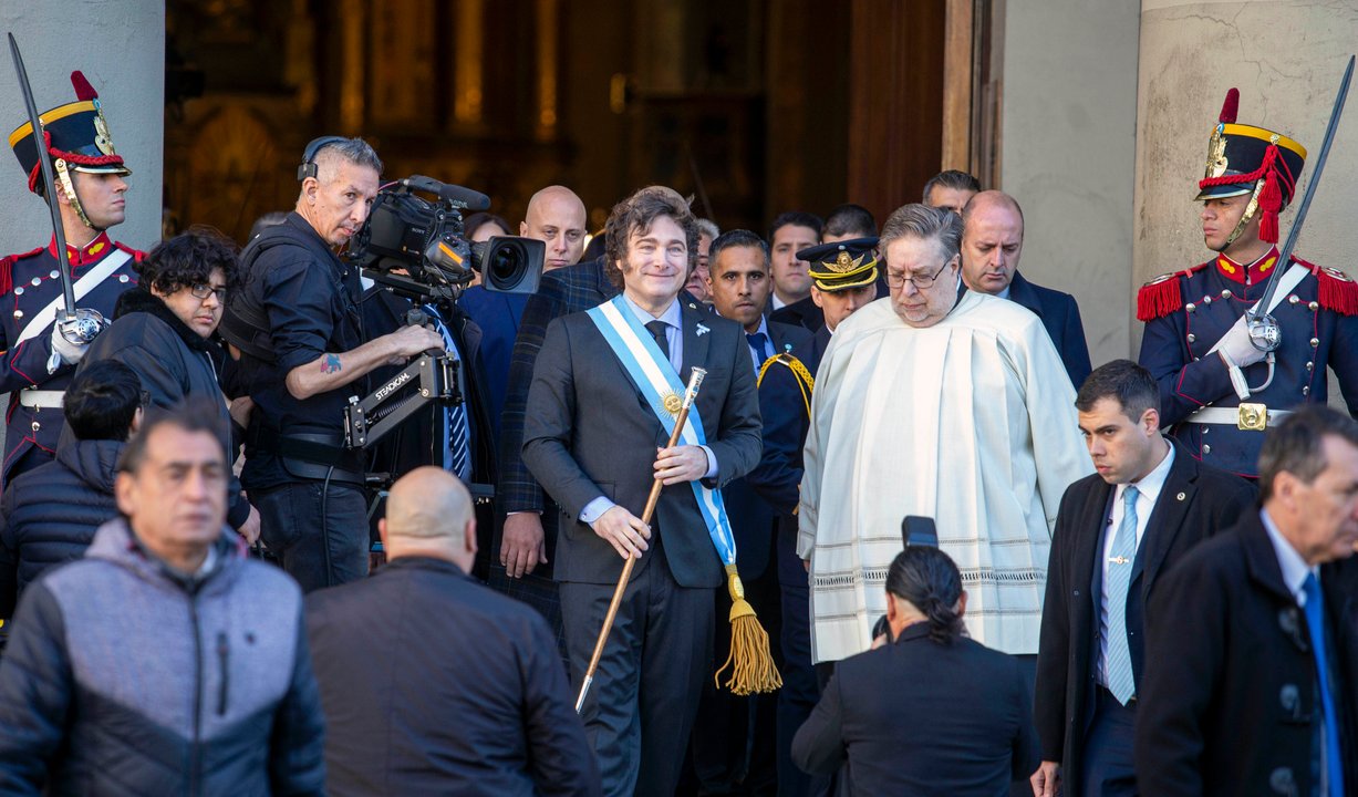 Javier Milei asiste al Tedeum y ensaya una foto de unidad, pese a que la interna no afloja