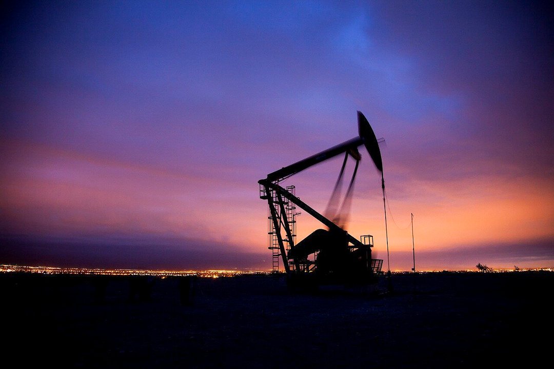 El petróleo cae por debajo de los US$100 ante posible acuerdo entre EE.UU. e Irán