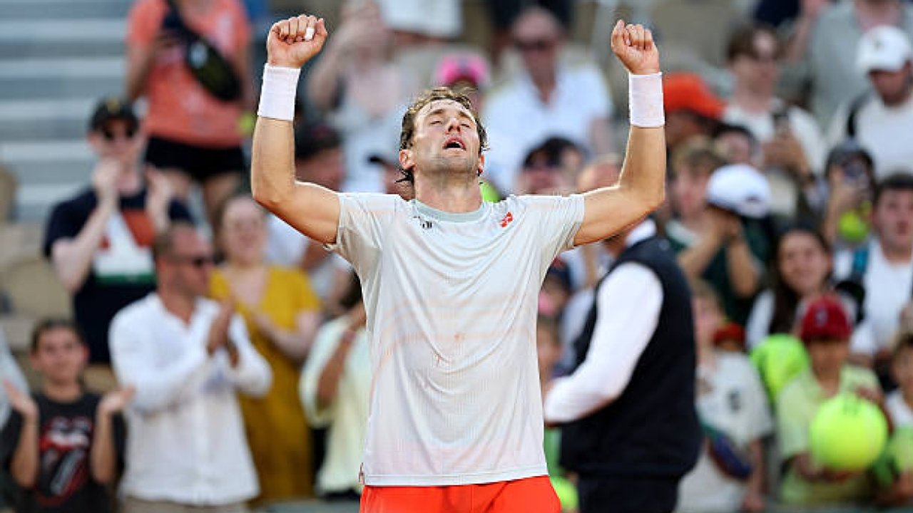 Triunfo muy sufrido para Ruud en su debut en Roland Garros