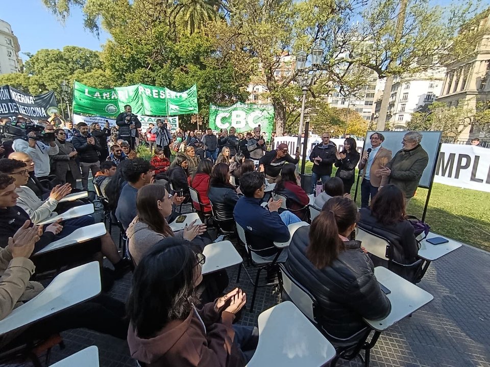 Movimientos sociales y universitarios salen a la calle: los motivos