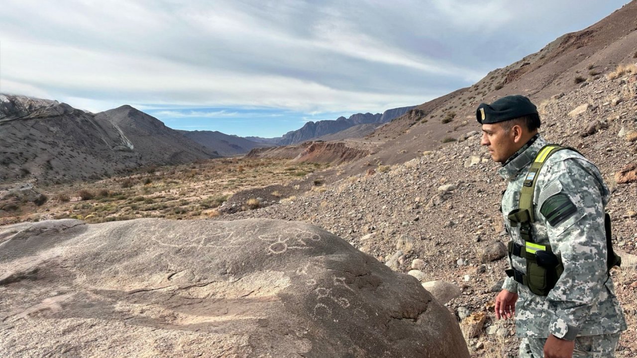 Hallazgo arqueológico: encuentran piedras con grabados rupestres prehispánicos en San Juan