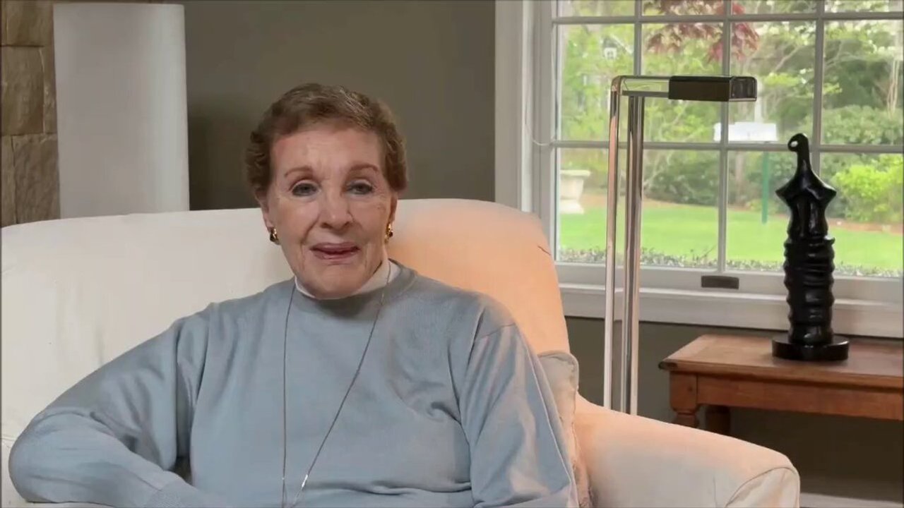 Julie Andrews: de Mary Poppins y El diario de la princesa, a pedir “faro de luz” para el parkinson