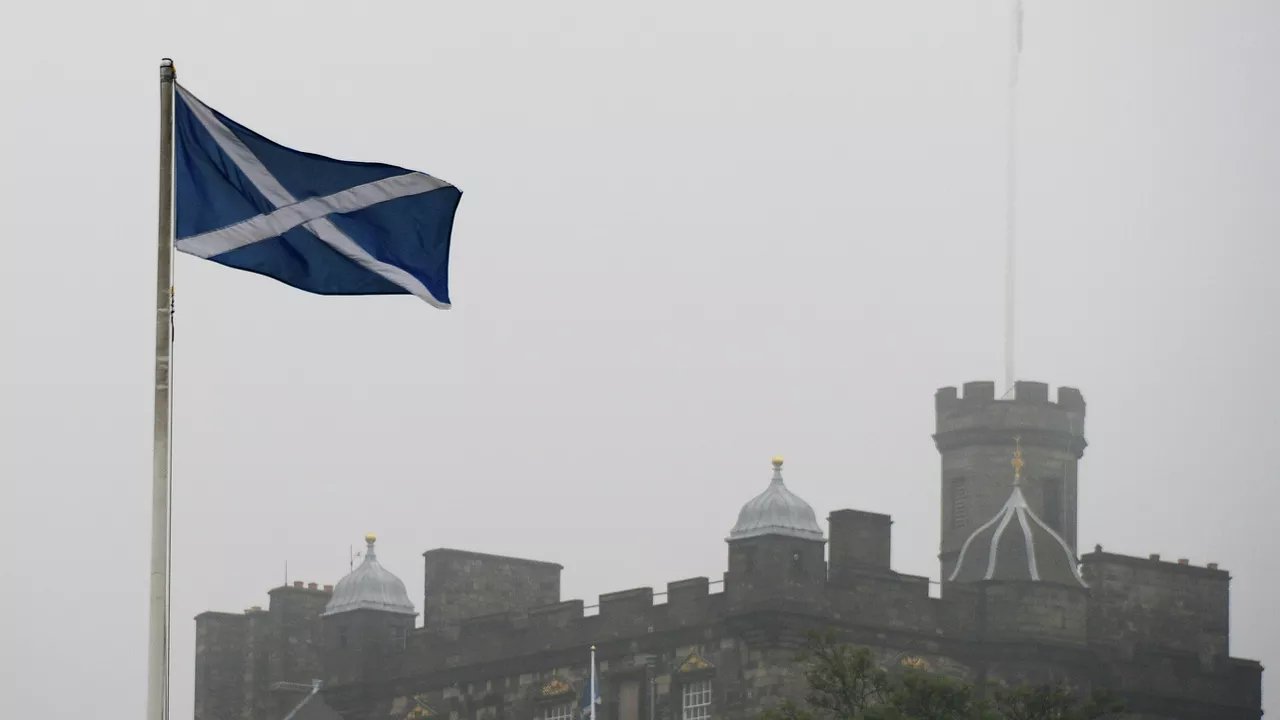 Escocia insiste por su independencia del Reino Unido: programa nuevo referendo