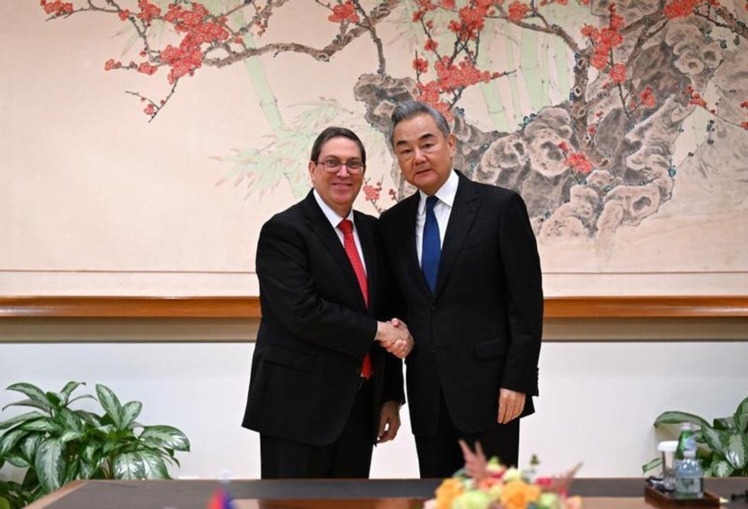 China advierte su firme decisión de apoyar a Cuba