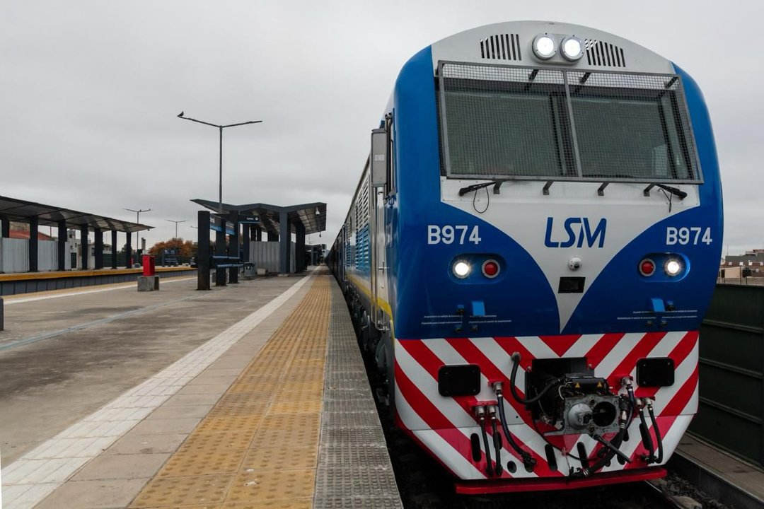 Nueva unidad para el tren San Martín mejora la puntualidad del servicio