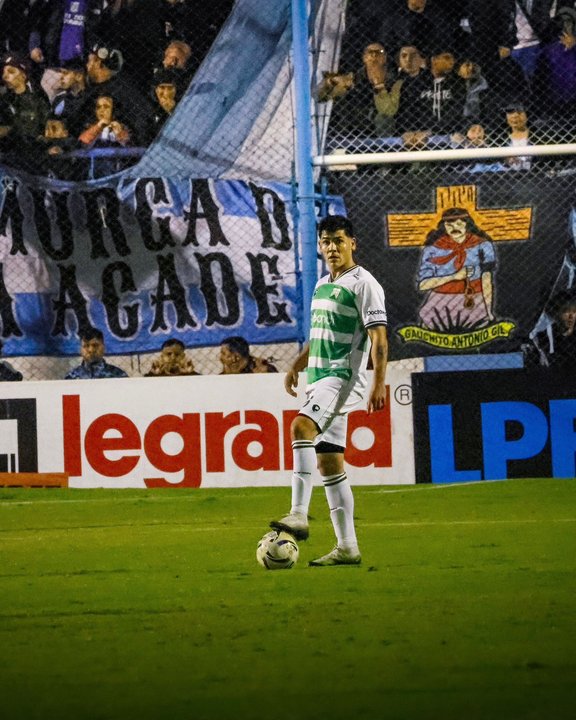 Ferro y Racing de Córdoba no se sacaron ventajas en un empate sin goles