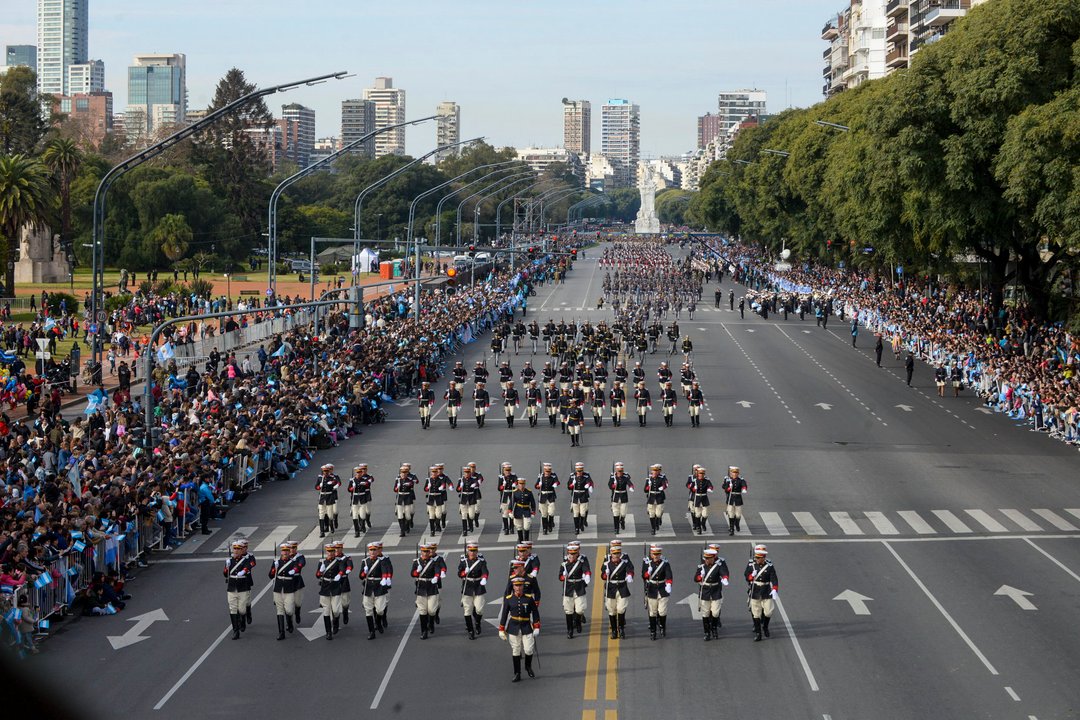 El Gobierno evalúa suspender el desfile militar del 9 de Julio en medio del ajuste en Defensa