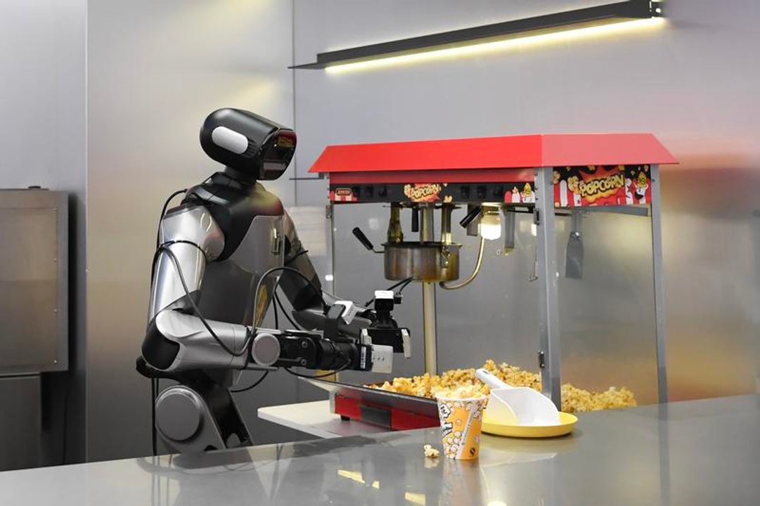 Los robots impresionan a la sociedad en China, con múltiples actividades