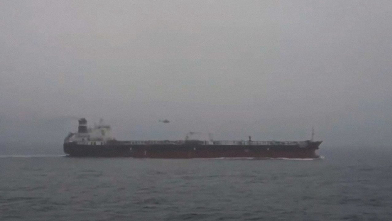 Buque petrolero Tagor detenido por la Armada francesa en el Atlántico