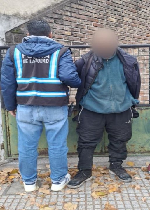 Detenidos dos delincuentes en intento de robo en Villa Lugano
