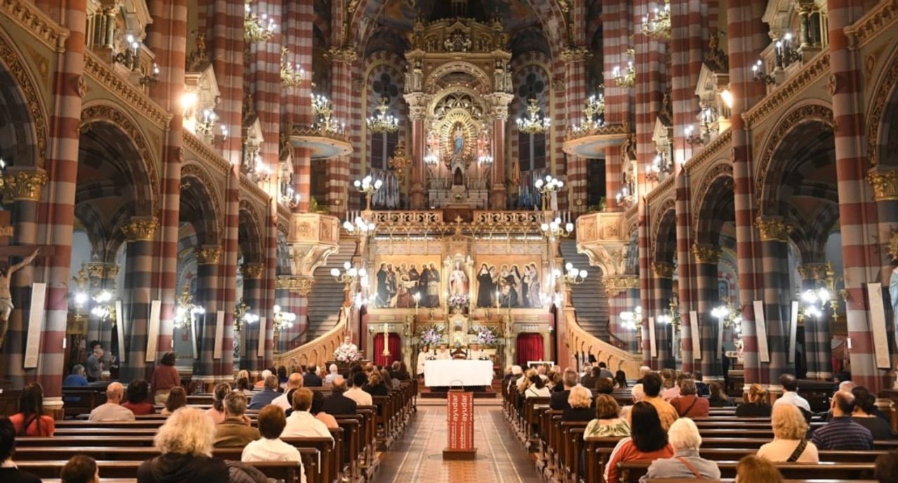 Creyentes y templos en un contexto de cambio religioso en Argentina
