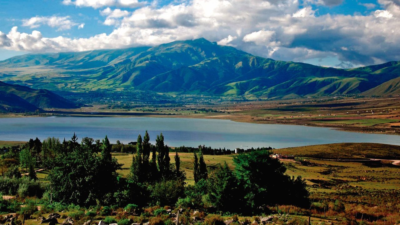 Paisaje de pueblo turístico argentino seleccionado para Best Tourism Villages