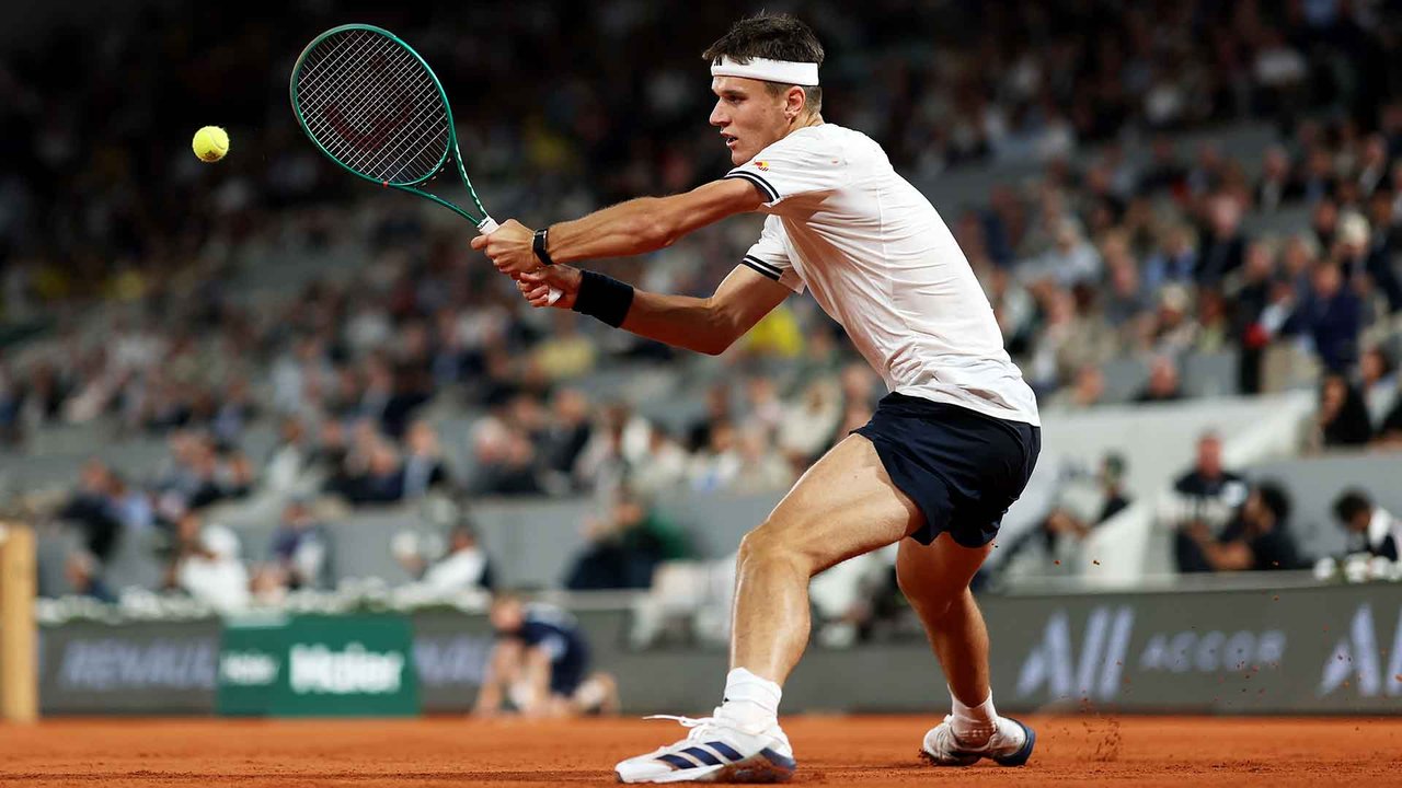 Jakub Mensik, el tenista checo que sueña con Roland Garros y alienta a Gimnasia