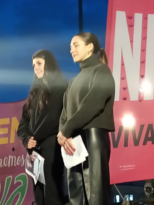 Cazzu y Thelma Fardín encabezaron la marcha por “Ni Una Menos" en el Congreso