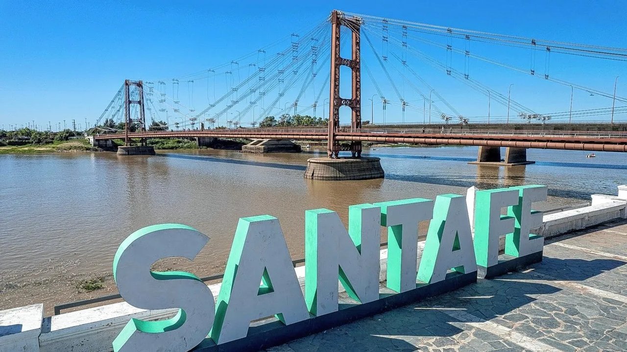 Santa Fe alcanzó la mejor calificación crediticia de su historia y quedó a un paso de la máxima nota