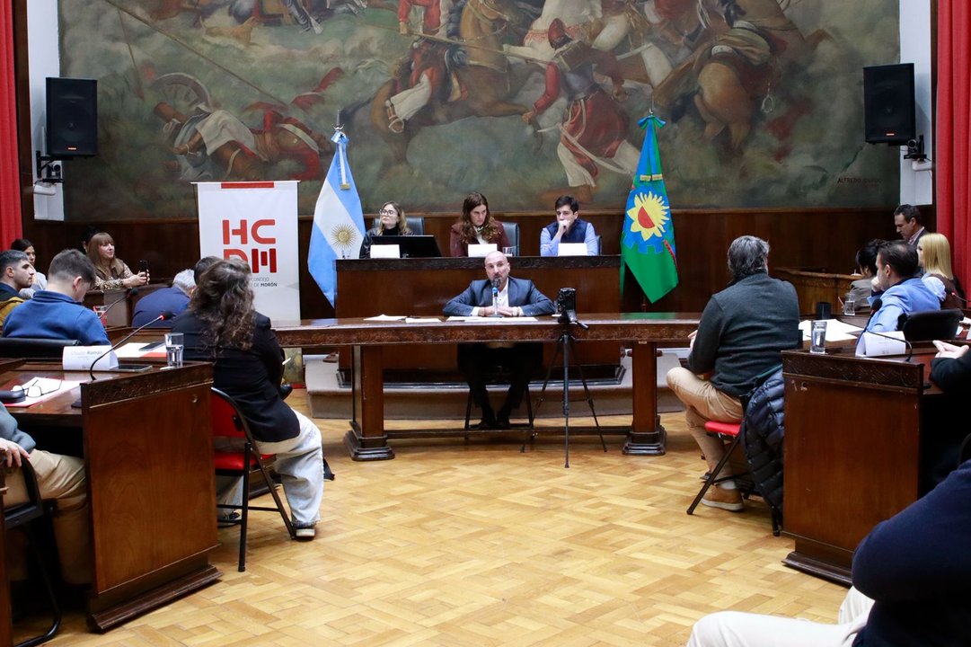 Morón: interpelaron a un funcionario de Lucas Ghi por el caso de la exdirectora prófuga por presunto narcotráfico