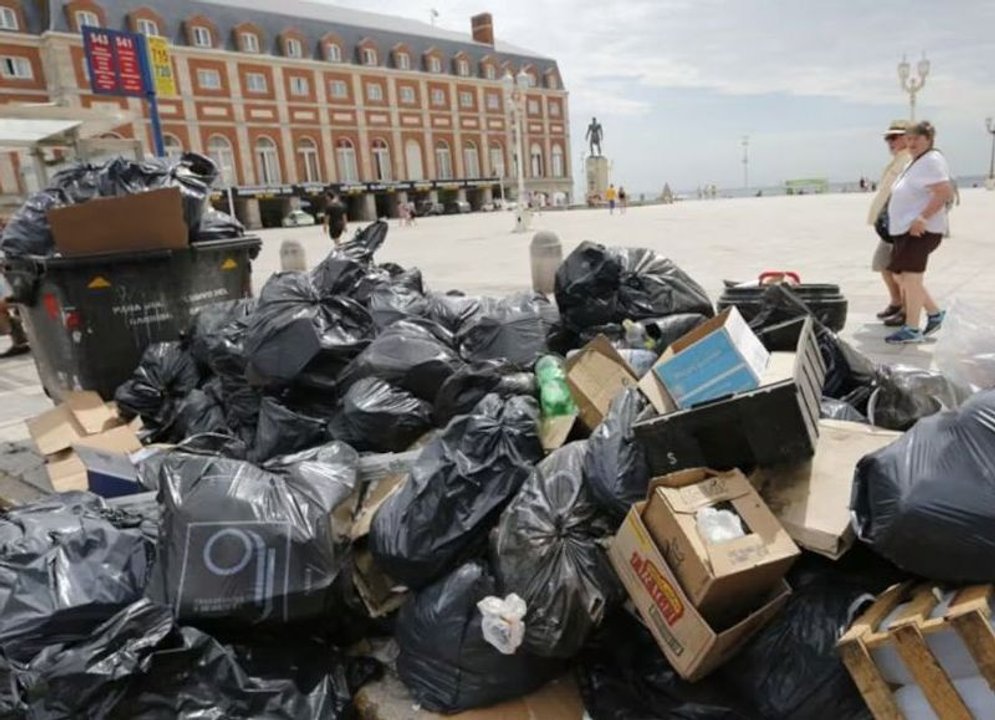 Mar del Plata: denuncian que se gastan $180 millones diarios en recolección y la ciudad sigue llena de basura