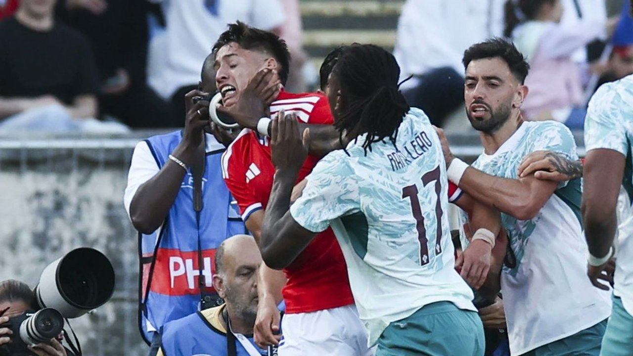 Empujones y expulsados en la victoria de Portugal ante Chile en el Amistoso Internacional