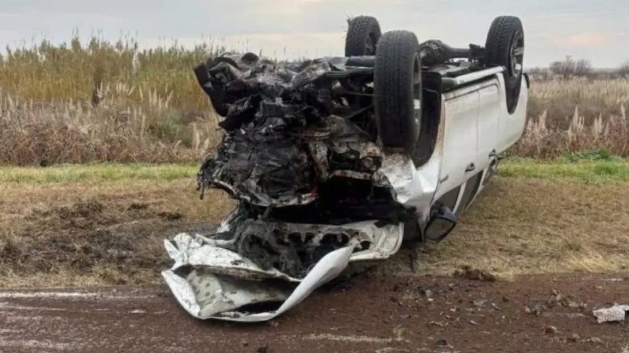 Escena del choque frontal en la Ruta provincial 94 en Santa Fe