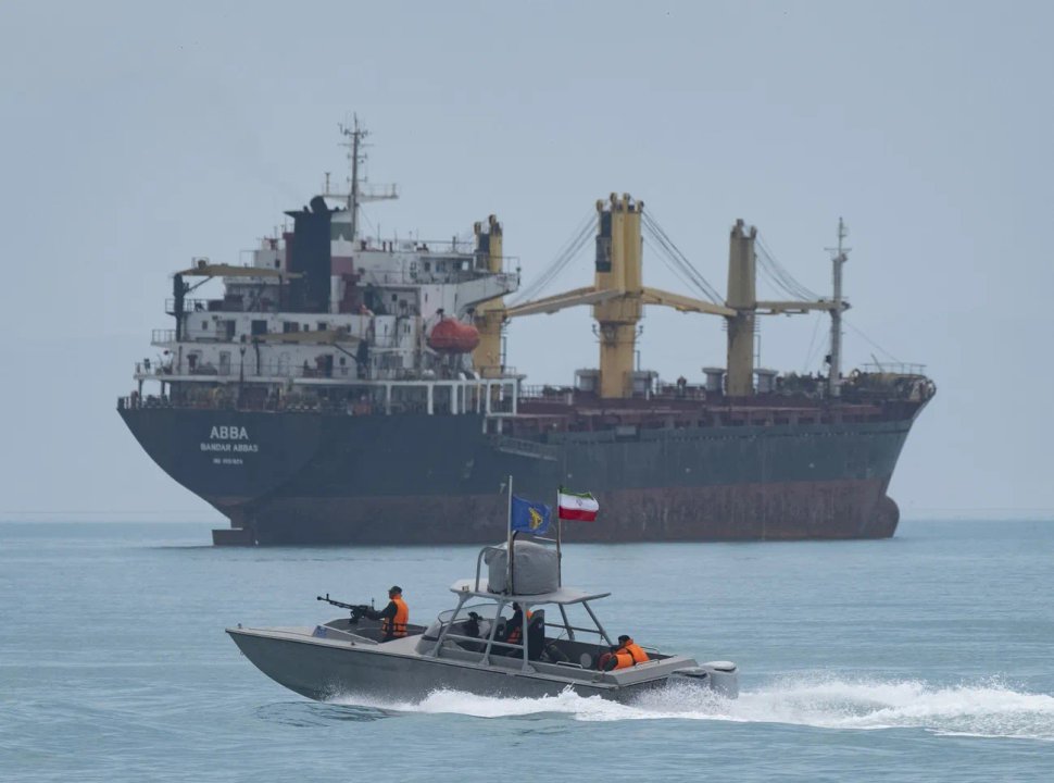 Tensión en el Golfo: barcos pagan hasta US$ 2 millones para transitar por Ormuz