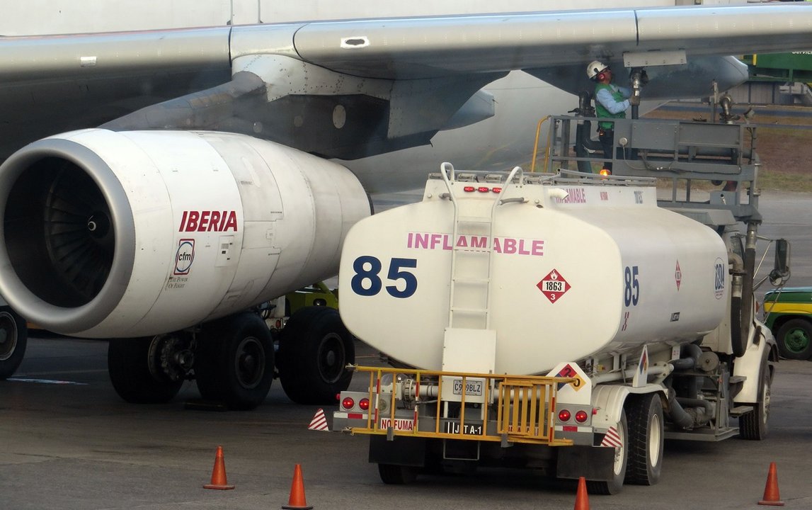 Compañías aéreas preocupadas por demoras en la entrega de aviones y el combustible