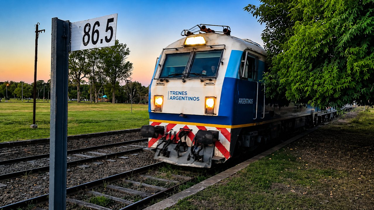 Desde el 22 de junio, este pueblo gastronómico de 1.300 habitantes recupera su estación y vuelve a recibir trenes