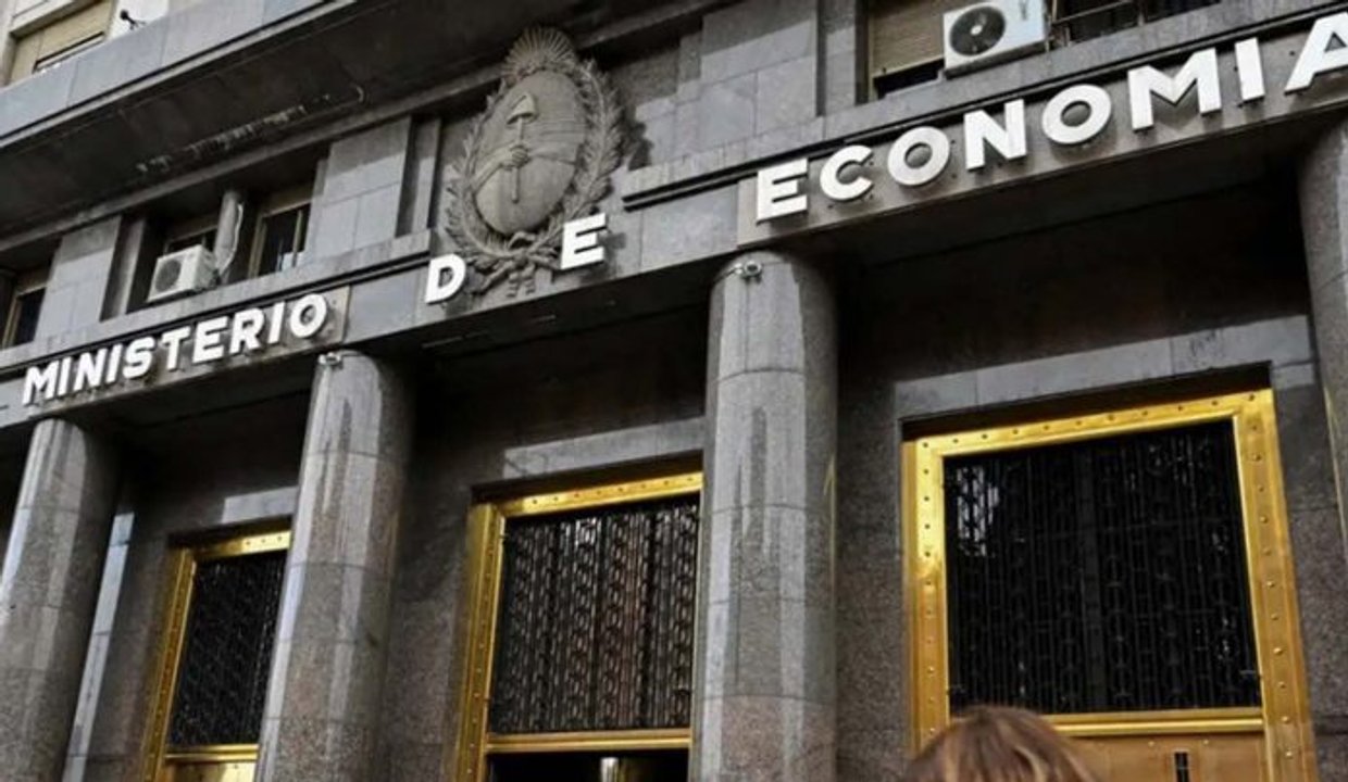 Evacuaron el Ministerio de Economía por una supuesta amenaza de bomba