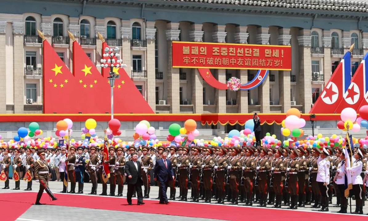 Xi recibió una gran bienvenida a su llegada a Pyongyang para realizar visita de Estado a Corea del Norte