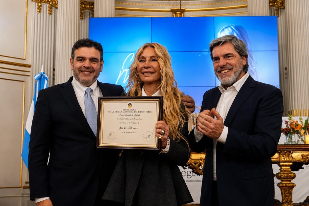 Cris Morena recibe un reconocimiento en la Legislatura porteña