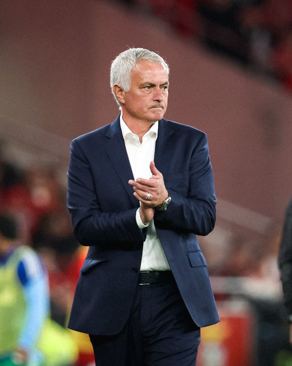 Benfica oficializó la salida de José Mourinho y será el próximo técnico del Real Madrid