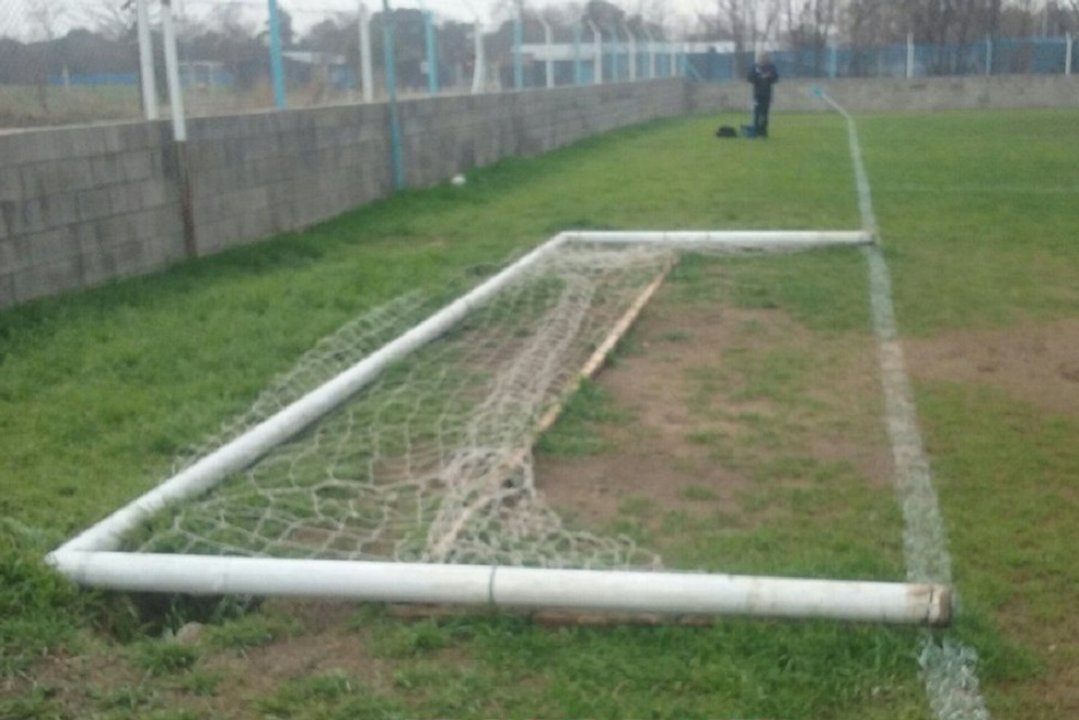 Imputaron al director de un club por la muerte de un niño a quien se le cayó un arco de fútbol