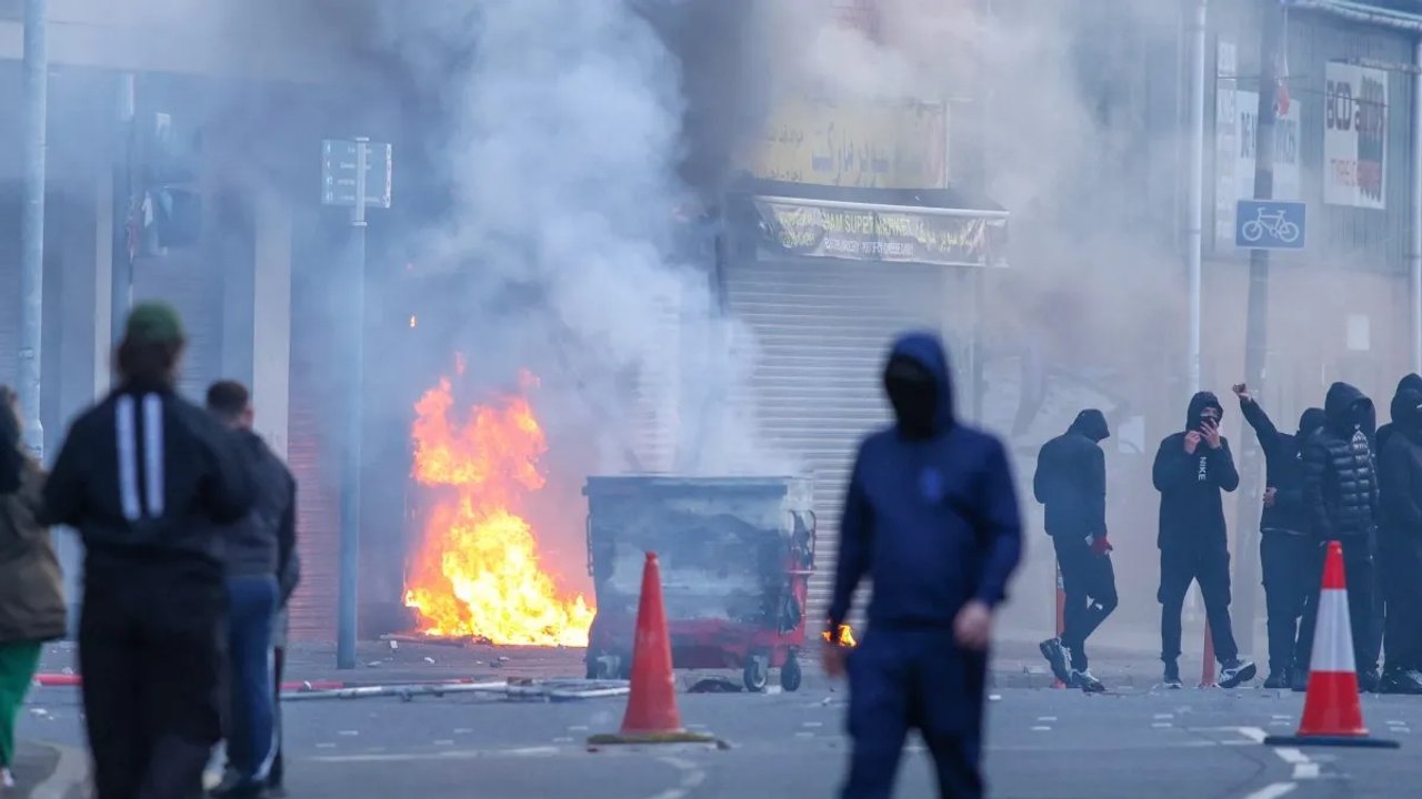 Protestas y disturbios en Belfast tras un apuñalamiento