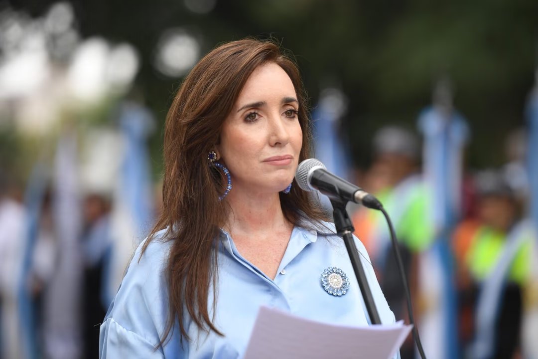 Villarruel cruzó a Adorni: “Me parece una vergüenza su accionar y sus explicaciones”