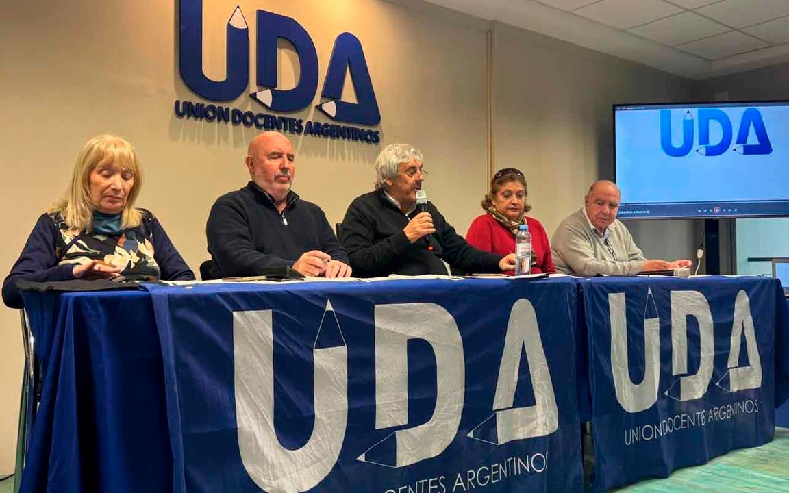 El principal sindicato docente de la CGT se declaró en estado de alerta y movilización