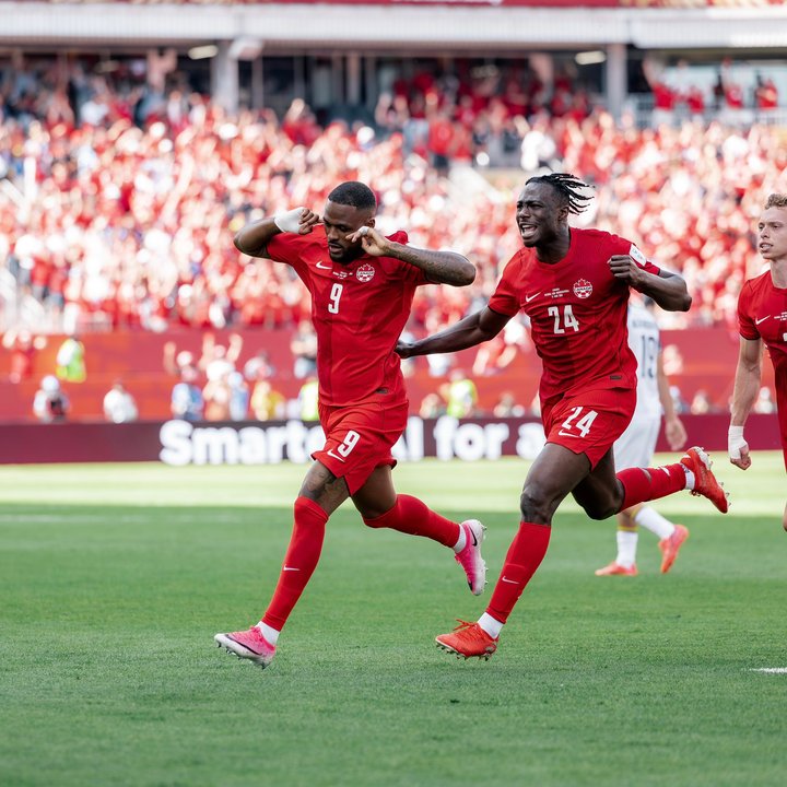 Canadá rescató un empate histórico ante Bosnia en Toronto y sumó su primer punto en un Mundial