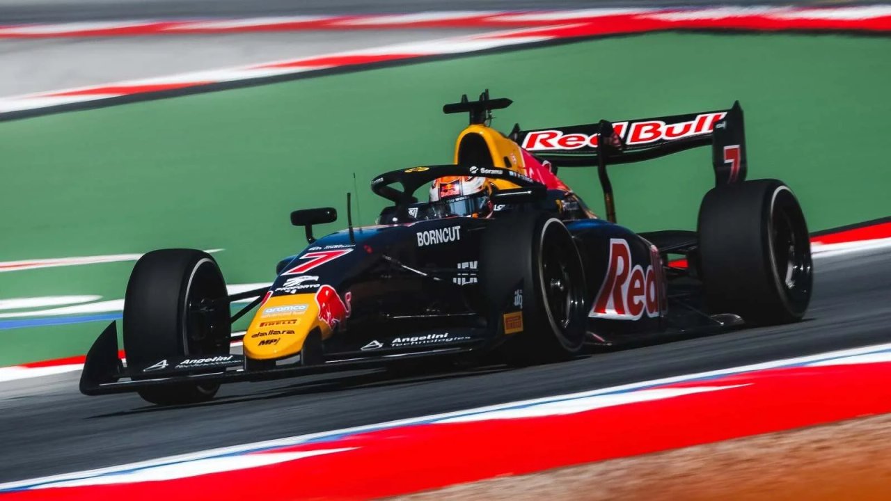 Fórmula 3: Mattia Colnaghi debió abandonar la carrera sprint del GP de España