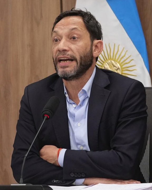 Diputados denuncian al jefe de Gabinete por presuntas irregularidades en sus declaraciones juradas