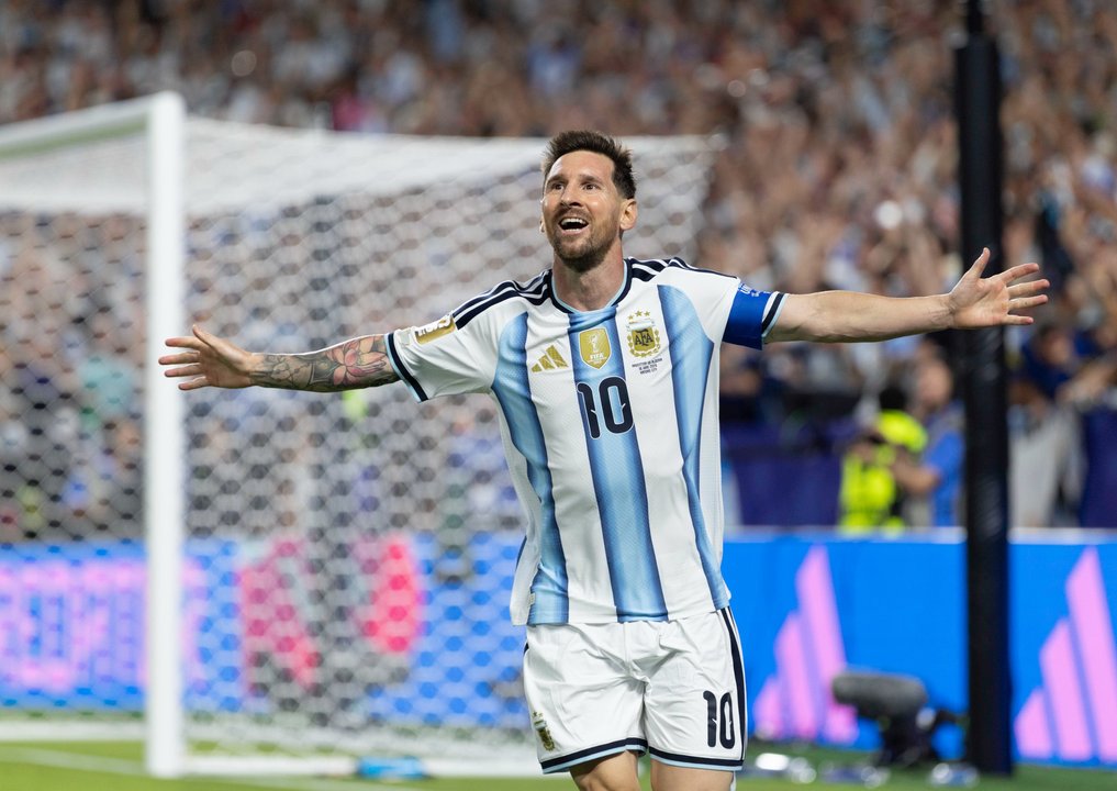 Lionel Messi celebra un gol con la Selección argentina en un Mundial
