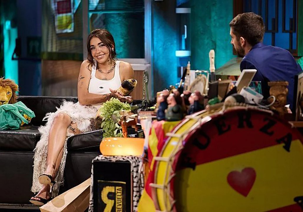 María Becerra durante una entrevista en televisión española