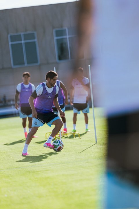 Tagliafico se entrena con el equipo y apunta a jugar ante Austria