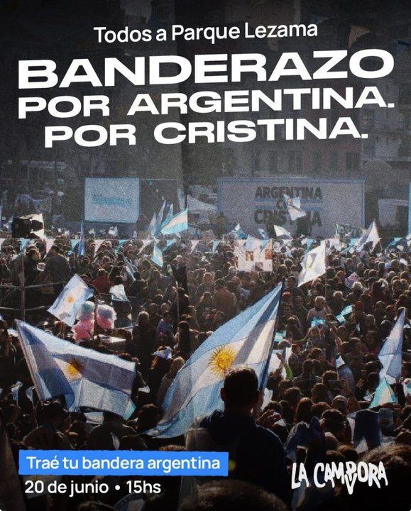 Militancia kirchnerista se concentra en Parque Lezama con banderas argentinas