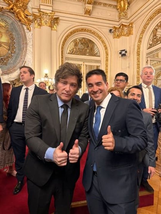 Los motivos detrás de la designación de Ravier y las versiones sobre la permanencia de Adorni