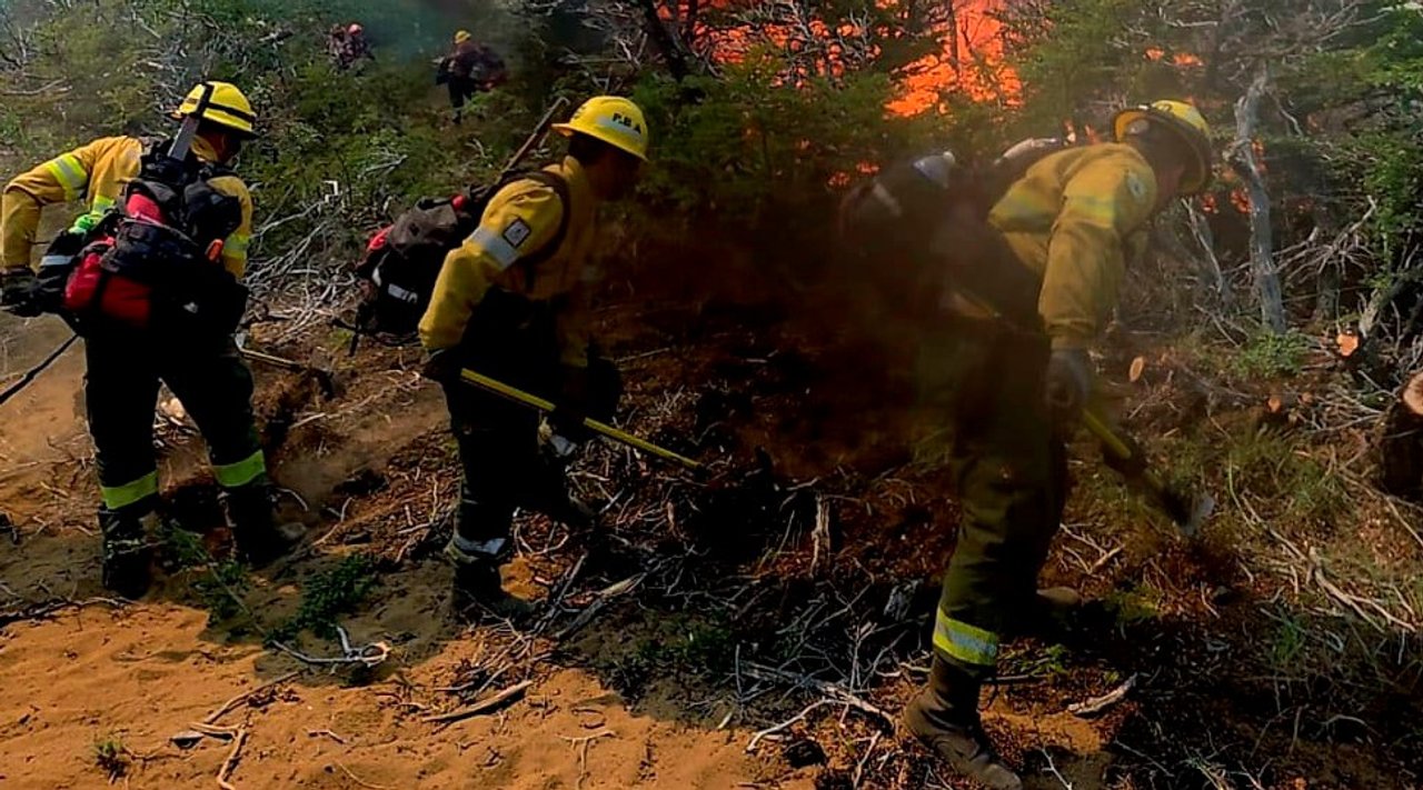 Salta: incendió forestal en Cafayate ya consumió cerca de 200 hectáreas