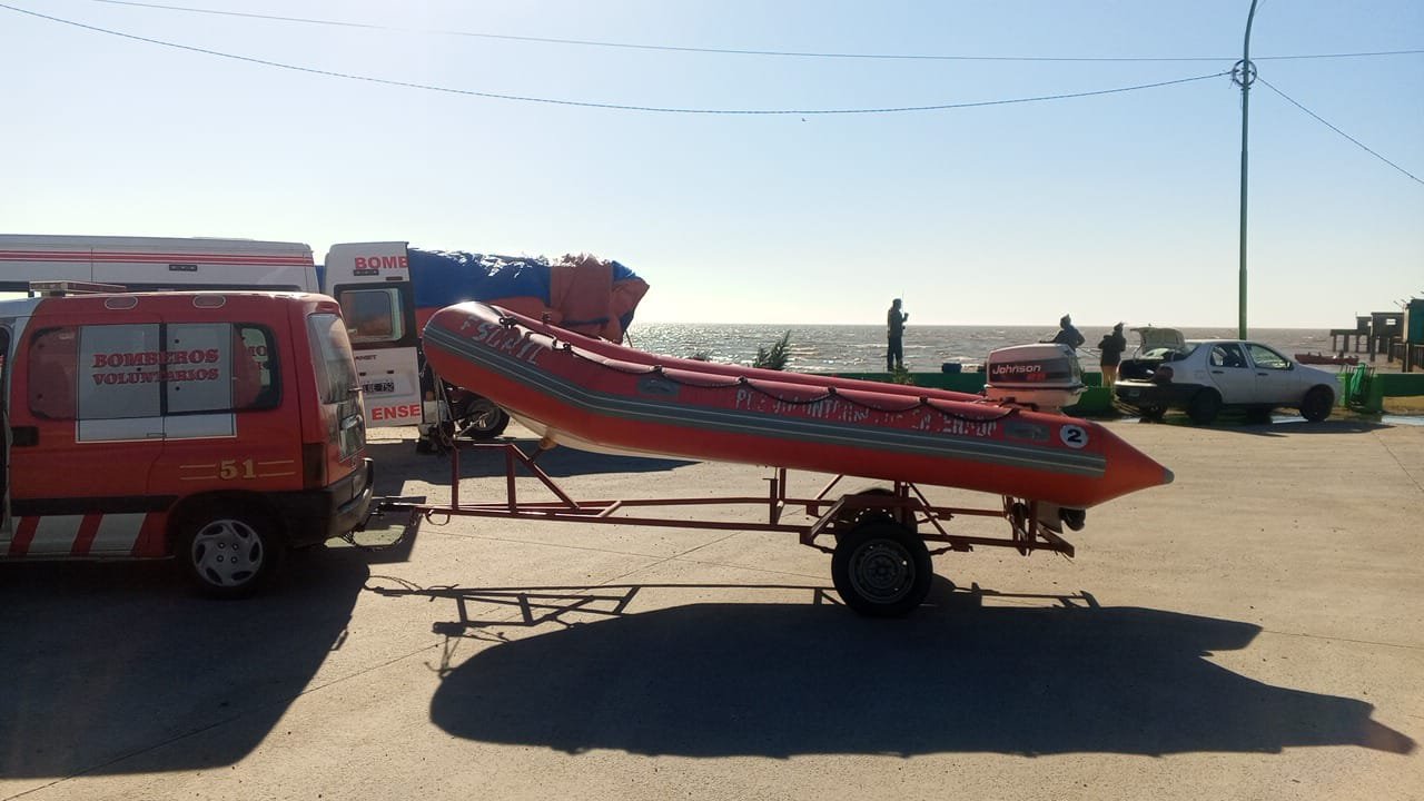 Sigue la búsqueda de los pescadores a más de una semana de sus desapariciones en el Río de la Plata